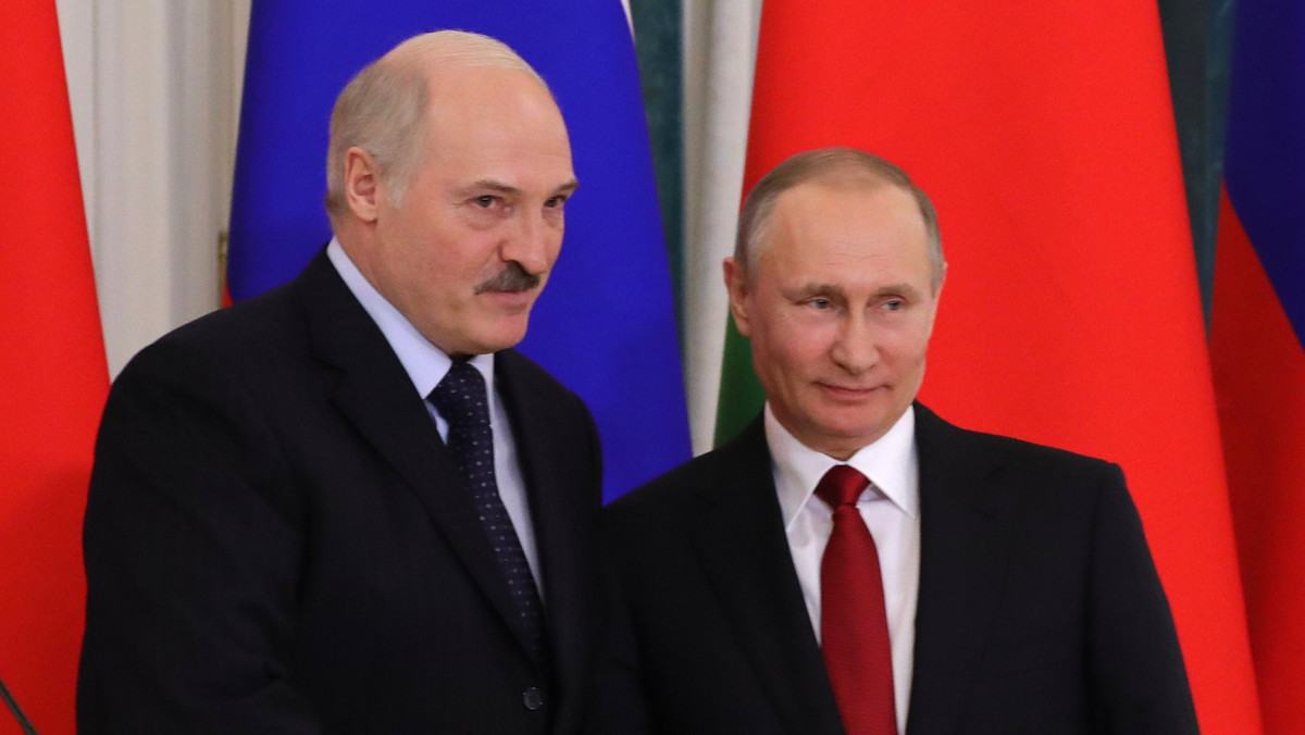 Ogłoszone wczoraj zakończenie sporu gazowego między Rosją i Białorusią to pozorny triumf Alaksandra Łukaszenki – ocenia dziś publicysta Alaksandr Kłaskouski. Ostrzega, że ceną za obecne porozumienie może być jeszcze większe uzależnienie od Rosji.