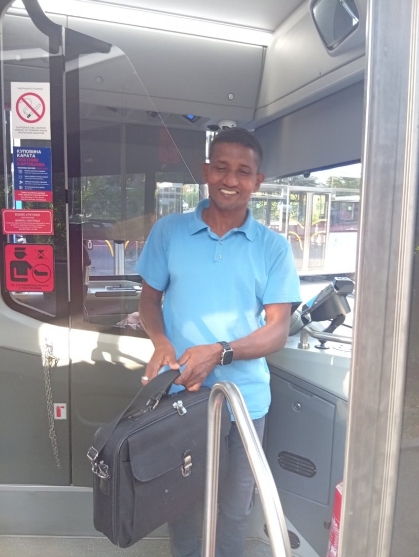 Vozač beogradskog gradskog prevoza iz Šri Lanke vratio izgubljeni laptop vlasniku