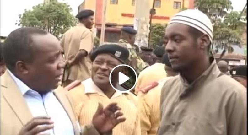 Bold youth confronts Matiang’i’s officers – tells them only bhang can save Uhuru’s legacy 