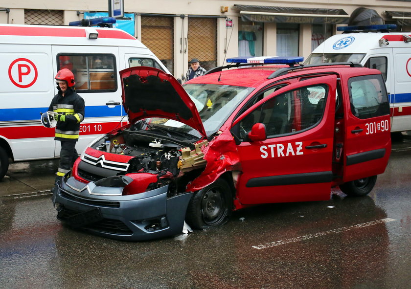 Wypadek na ulicy Zachodniej przy Lutomierskiej. Cztery osoby ranne