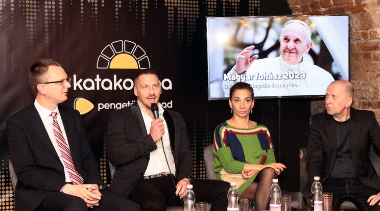 Vastag Csaba és Keresztes Ildikó is énekel Ferenc pápának - Blikk