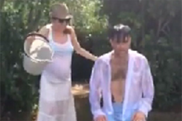 Robbie Williams ALS Ice Bucket Challenge
