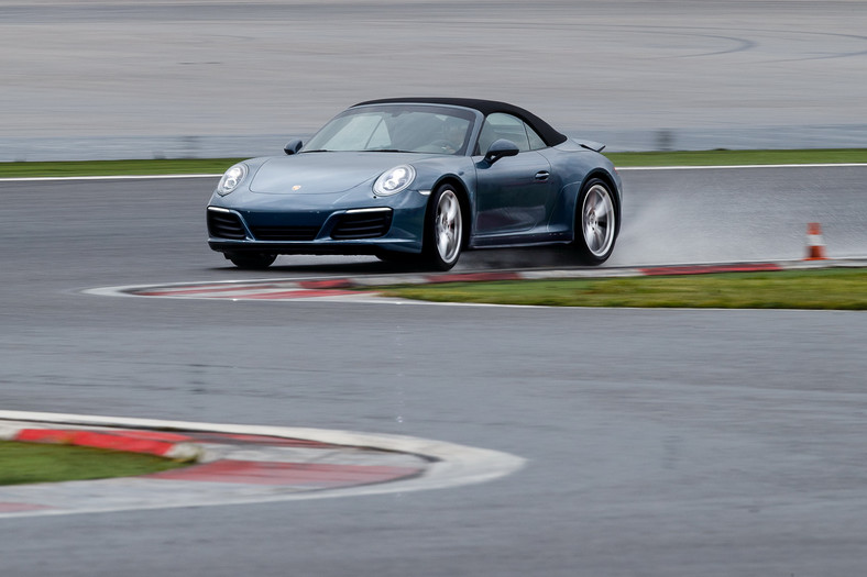 Porsche Carrera S i Turbo S na torze Istanbul Park