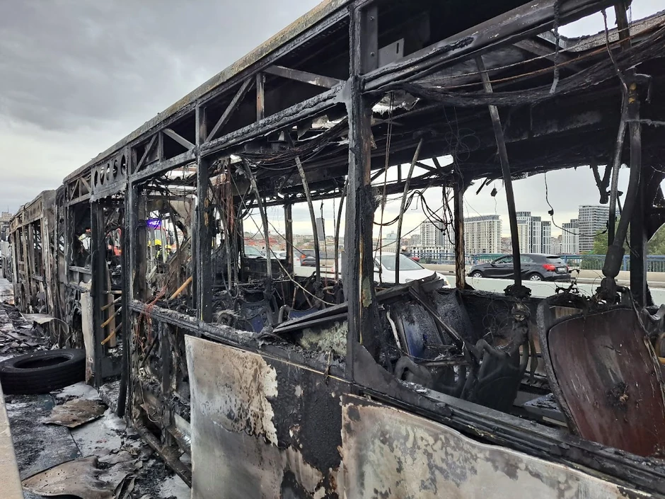 Potpuno izgoreo autobus na liniji 704