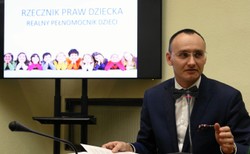 Projekt "Zatrzymaj aborcję" z poparciem nowego RPD. "Moim zadaniem jest ochrona życia, które zaczyna się od poczęcia"