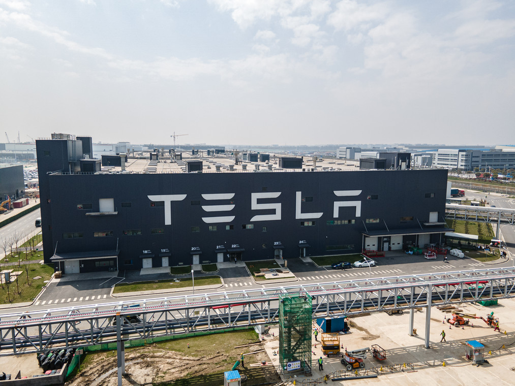 Gigafabryka Tesli w Szanghaju może produkować 450 tys. aut rocznie