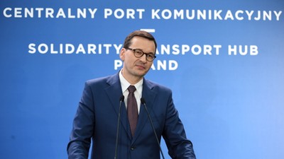 Premier Mateusz Morawiecki podczas konferencji prasowej nt. projektu CPK, 2019 r.