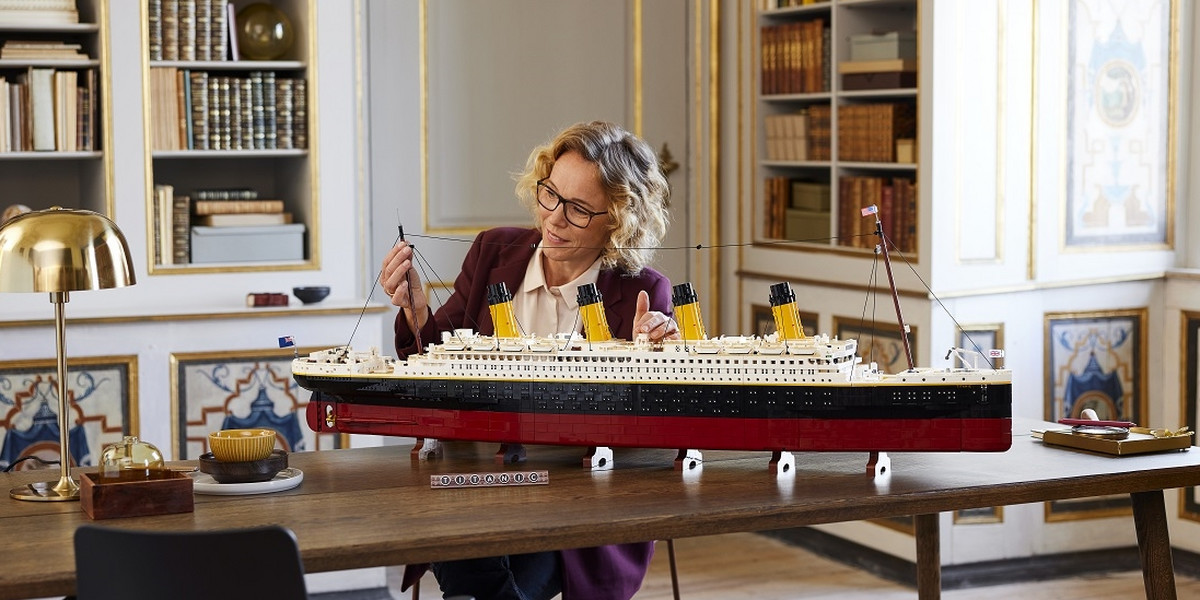 LEGO® Titanic (10294) model słynnego statku za 2799 zł.