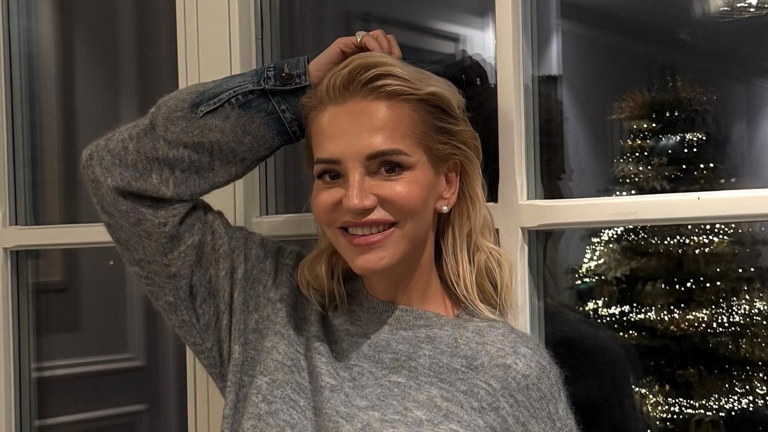 Speváčka Dara Rolins. 