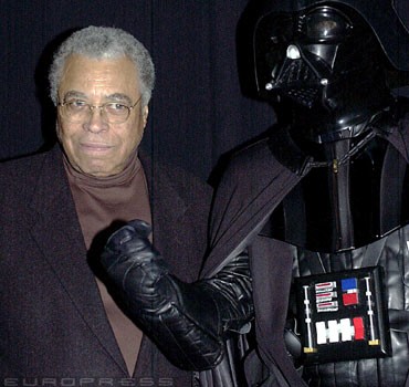 32750_james-earl-jones-darth-vader-dadog-sl-d0002164B4af456425c70