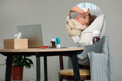 Pani Magda miała teleporadę. Lekarz zagroził jej donosem do ZUS i pracodawcy