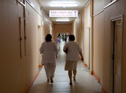 Rząd PiS dał pielęgniarkom, PO zabierze