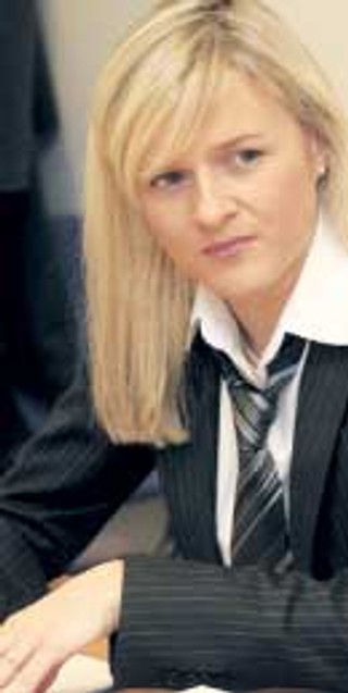 Jaka jest różnica między wypłacaną pracownikowi nagrodą a premią