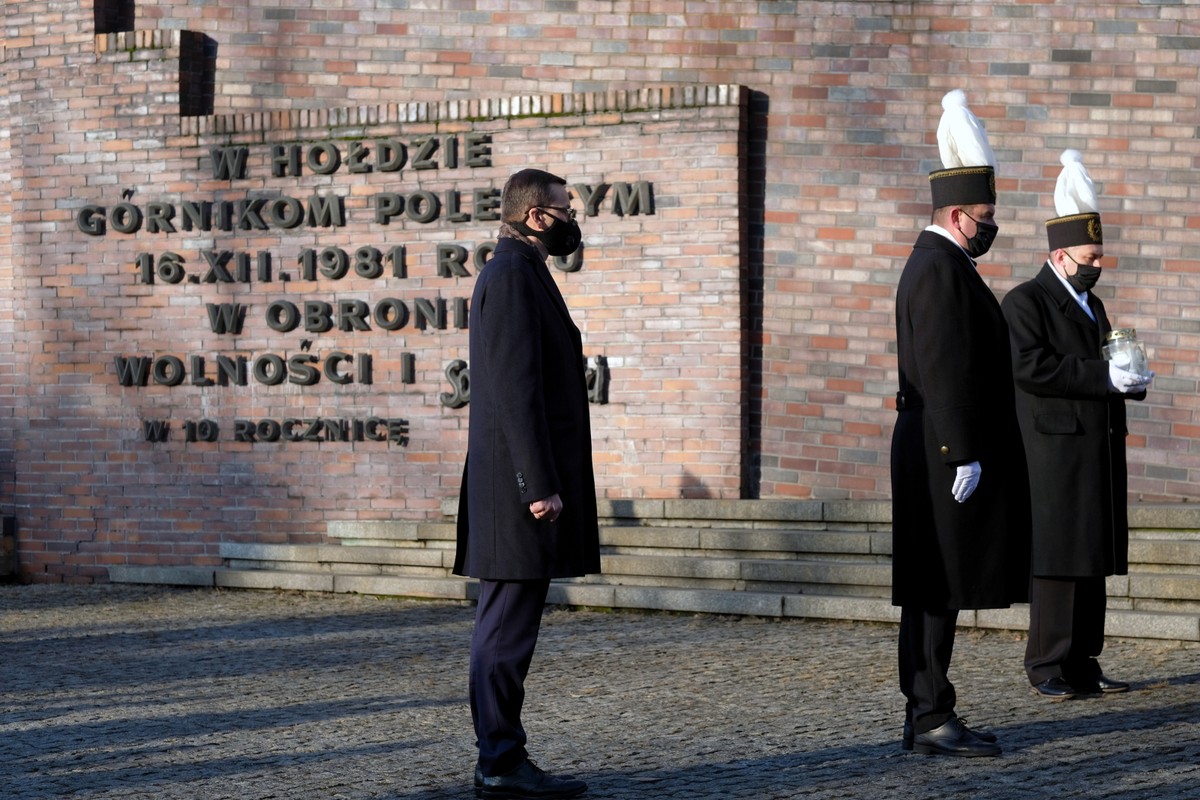 Premier oddał hołd górnikom poległym w stanie wojennym w kopalni Wujek