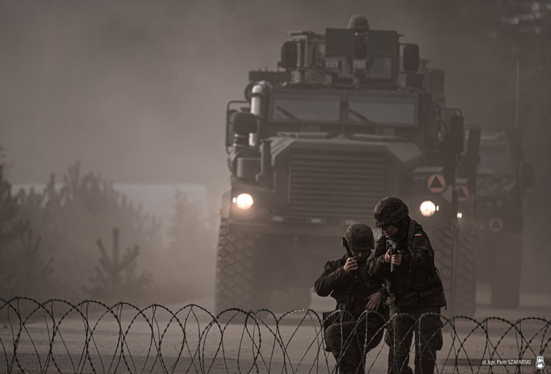 MRAP (ang. Mine Resistant Ambush Protected) Cuguar H 4×4 w służbie Wojska Polskiego są od 2022 roku. Pojazd waży 17,2 tony.