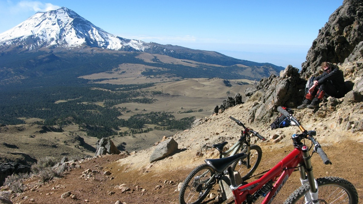 Ekstremalna wyprawa rowerowa do Meksyku, której celem był pierwszy freeride'owy zjazd z wulkanu Iztaccíhuatl o wysokości 5230 m n.p.m. (trzeci pod względem wysokości szczyt Meksyku) niestety nie zdobyła samego szczytu.