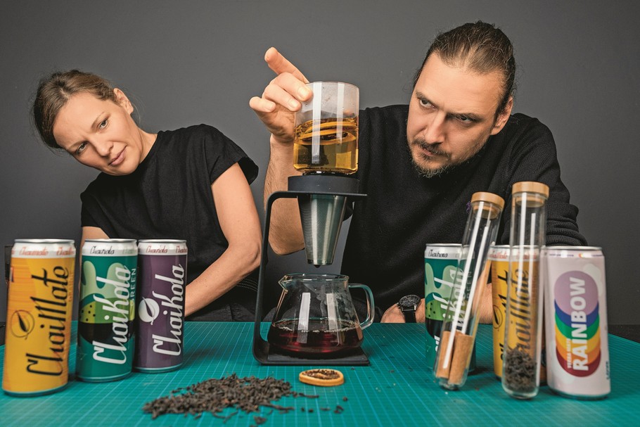 Produkty Wild Grass wymyślali we własnej kuchni. Dziś Małgorzata Wujek i Michał Borecki – para w życiu i biznesie – produkują już kilka puszkowanych napojów i chcą sprzedawać je szerzej poza Polską