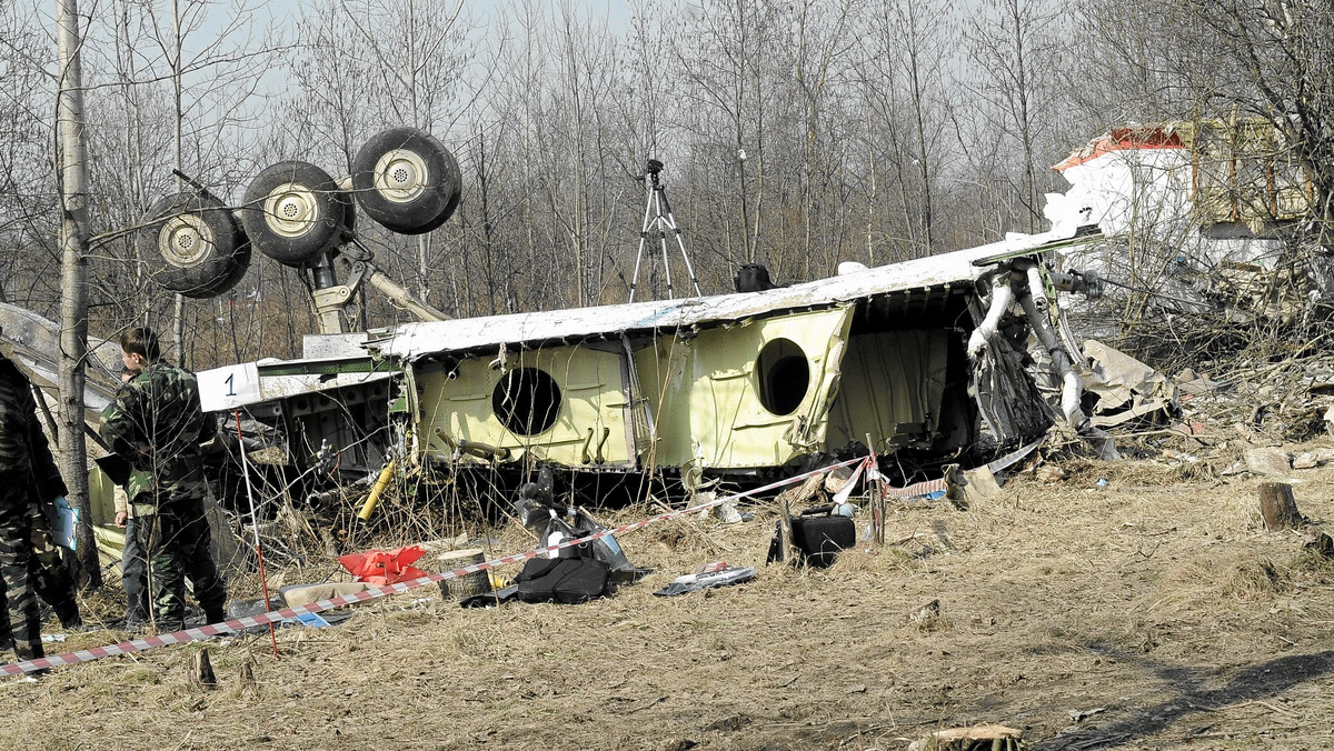 Zespół parlamentarny, który zajmuje się katastrofą smoleńską, dysponuje wykonaną w Niemczech analizą amatorskiego filmu z miejsca katastrofy samolotu Tu-154M. Jak dowiedział się "Nasz Dziennik", ustalenia są rozbieżne z dotychczas znanymi opiniami na temat nagrania.