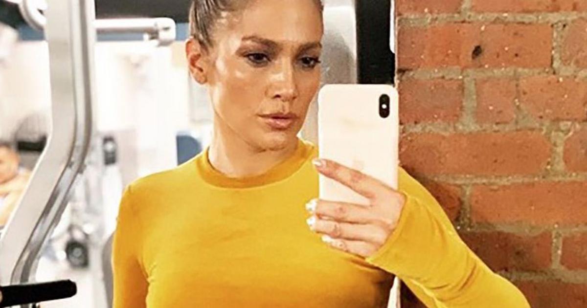 Jennifer Lopez Shows Off Abs In Crop Top On A-Rod's Instagram