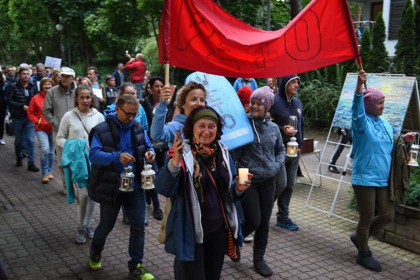 "Adrian zostań Andrzejem! - skandowali manifestanci