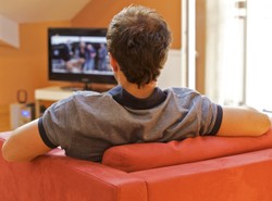 Teleturnieje i filmy nie mają czego szukać. Polska kocha seriale