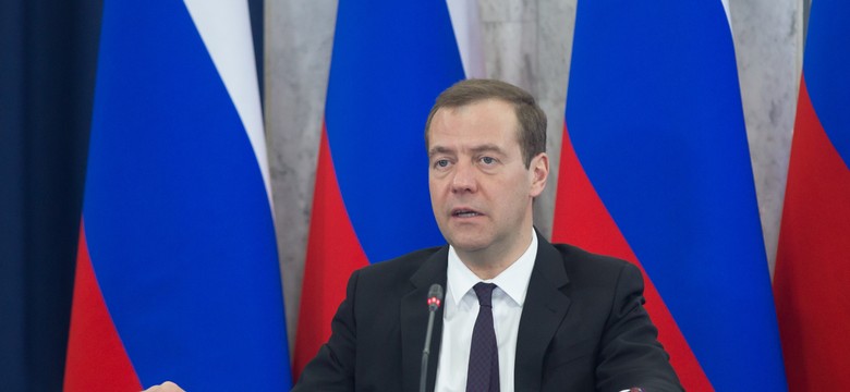 Miedwiediew straszy: Próba odzyskania Krymu będzie podstawą do użycia broni. Każdej broni...