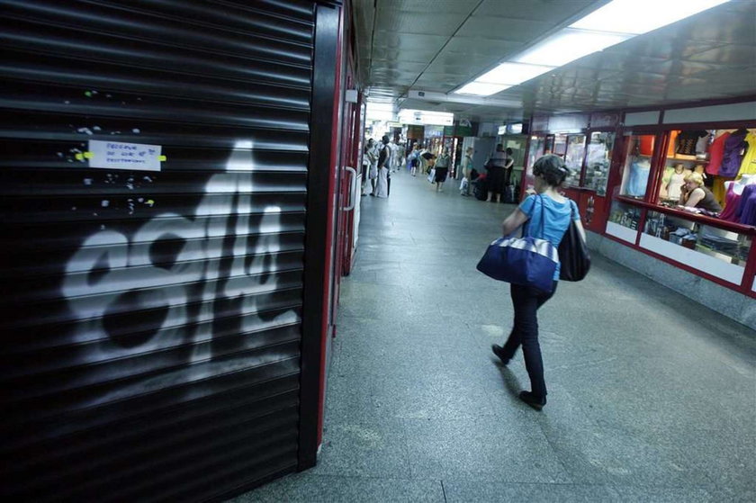 Praca wre, ale tylko na plakatach