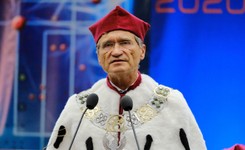 Rektor WUM: Przepraszam za nieprawidłowości w organizacji szczepień