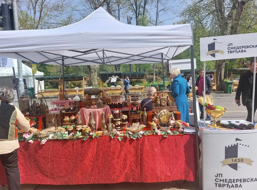 Štandovi sa raznovrsnom ponudom