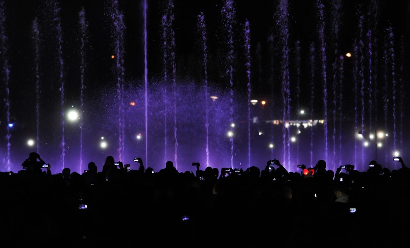 Pokaz 'Światła Wody' w Multimedialnym Parku Fontann
