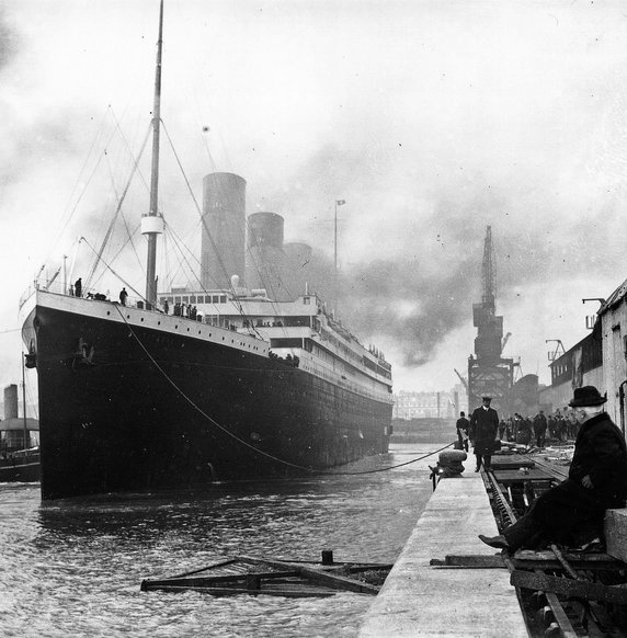 Przed pierwszą i zarazem ostatnią podróżą: "Titanic" w dokach Southampton w kwietniu 1912 r. (domena publiczna).