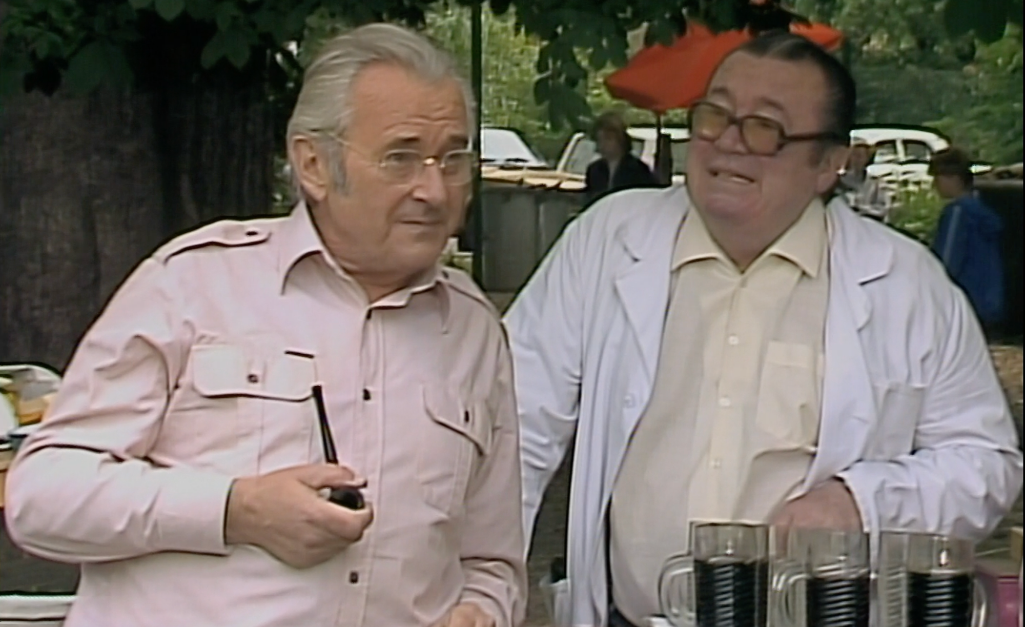 Jiří Sovák a Zdeněk Dítě vo filme Stalo se jedné neděle.