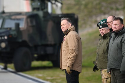 Mierzeja Wiślana. Andrzej Duda i Mariusz Błaszczak obserwują ćwiczenia wojskowe [ZDJĘCIA]