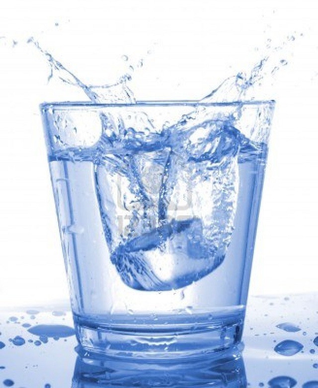 69820_7197065-glass-of-water-beverage-showing-healthy-lifestyle