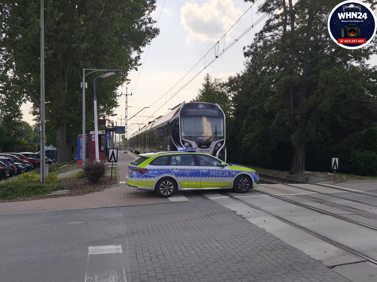 Dramat na trasie WKD pod Warszawą. W pociągu zmarł pasażer