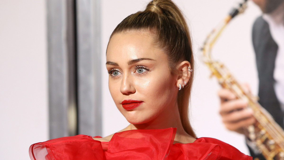 Miley Cyrus opowiedziała o dramatycznych wydarzeniach ze swojego życia