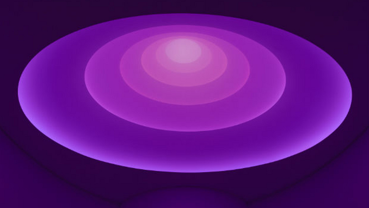 Instalację "Aten Reign" prezentuje w Nowym Jorku amerykański artysta James Turrell, znany z prac odzwierciedlających jego fascynację światłem i przestrzenią. Tym razem przeobraził on światłem wnętrze rotundy Guggenheim Museum.