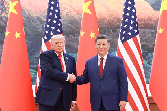 TRAMP JE UPAO DIREKTNO U SIJEVU ZAMKU I - NEMA NAZAD! Poniženje je servirano hladno, a nemoć VIDLJIVA: Iza kulisa diplomatske drame u Pekingu
