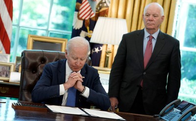 Biden ma plan walki ze wzrostem cen. 'Inflacja to efekt pandemii i wojny Putina'