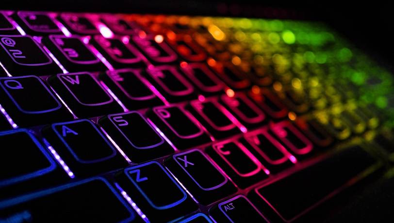 Tastaturen bis 50 Euro im Vergleich – vielseitige Modelle für Arbeit und Freizeit