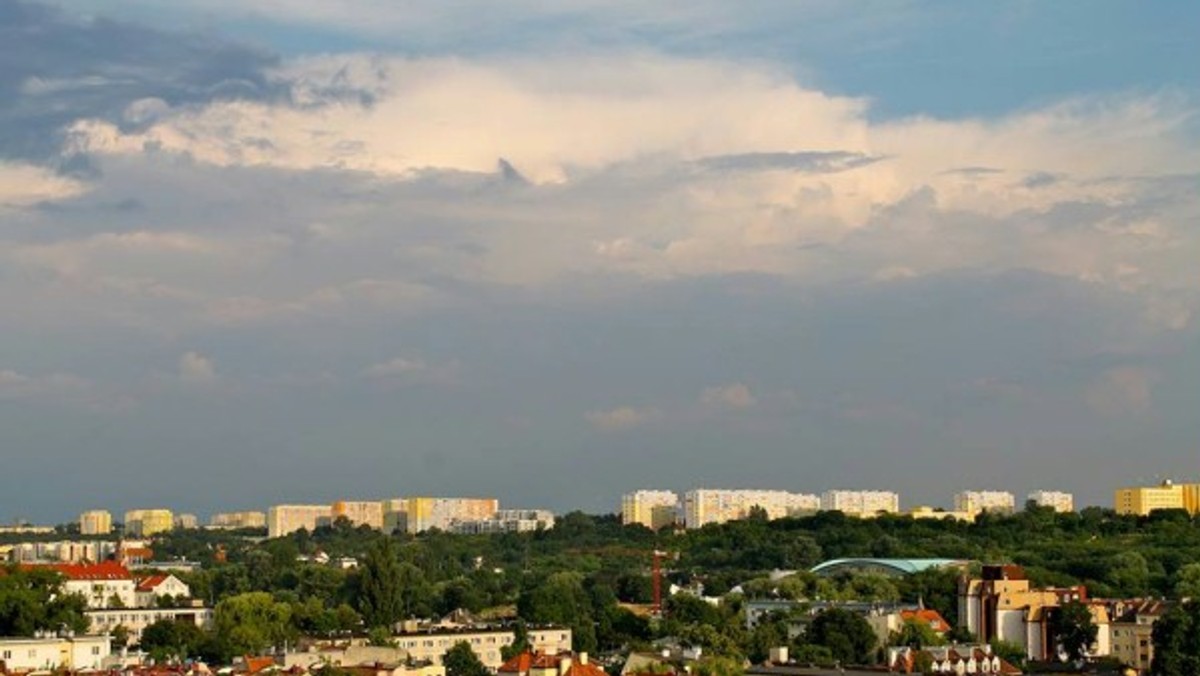 Duże miasta uciekają na przedmieścia, tam się rozliczają, a miasta wojewódzkie biednieją. Bydgoszcz pod względem zamożności jest na 17. miejscu. Na 18 możliwych. Niżej jest tylko Gorzów Wielkopolski.