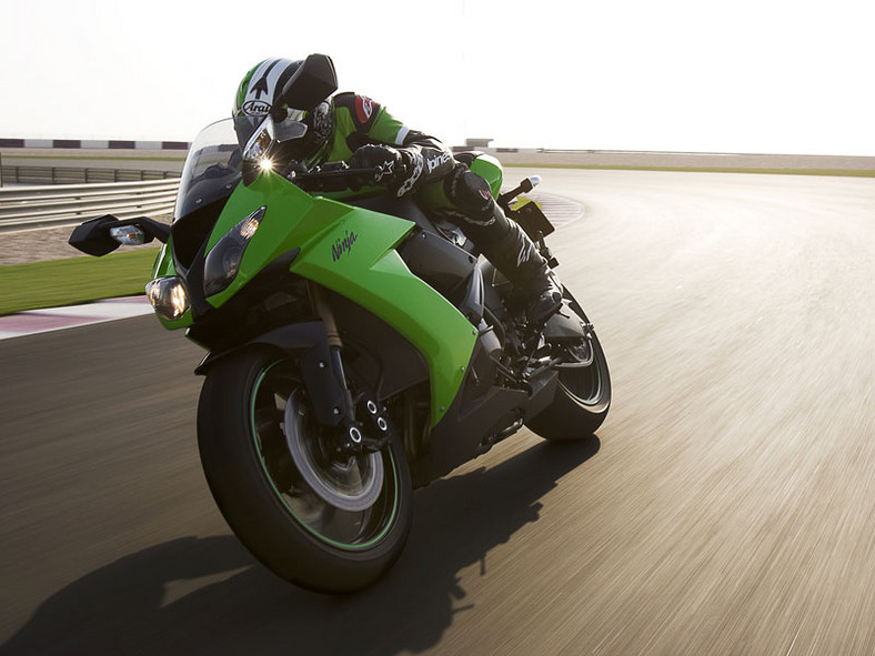 Kawasaki ZX-10R Ninja 2008 – „tylko” 200 koni (+ wideo)