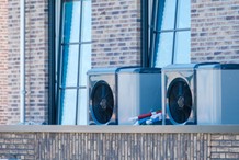 Surowe kary za pompy ciepła. Z tego powodu trzeba płacić nawet 5 tysięcy złotych grzywny. Niektórzy nie mają o tym pojęcia