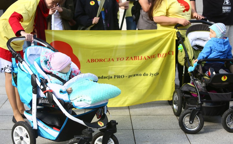 Demonstracje przed Sejmem