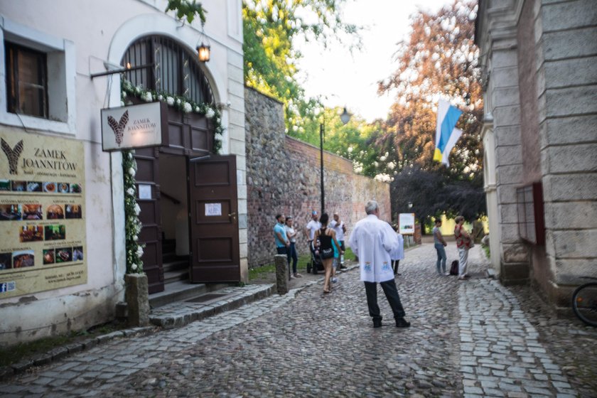 Krzysztof Piątek i Paulina Procyk pobrali się w iście bajkowej scenerii