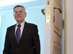 Nałęcz ocenił Ziobrę. Stawia mu dwóję z prawa