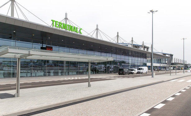 Terminal C to druga duża inwestycja - po otwarciu nowej drogi startowej - uruchomiona w Pyrzowicach w bieżącym roku.fot. (ag/cat) PAP/ Andrzej Grygiel