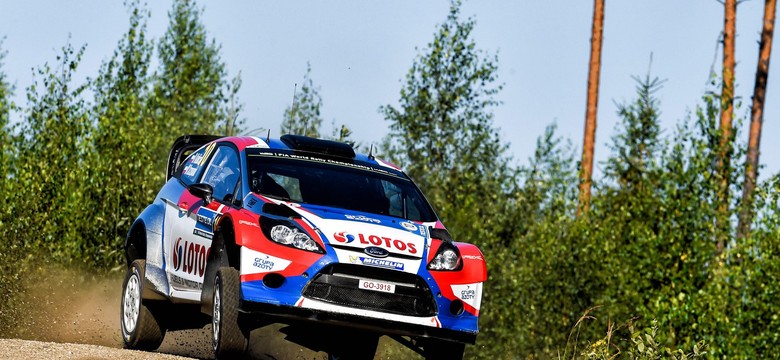 Rajd Finlandii: Latvala liderem. Kubica wypadł z trasy, ale pojedzie dalej