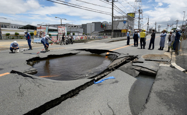 Trzęsienie ziemi w Japonii silniejsze niż początkowo podawano. Władze: Możliwe liczne ofiary