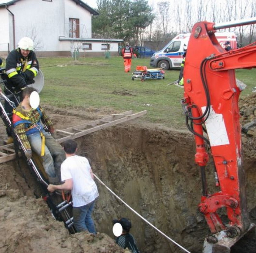 Ziemia przysypała robotnika